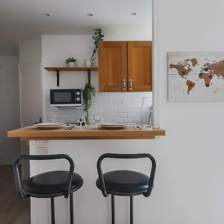 Charming - 1br- 4p- Oberkampf Apartment